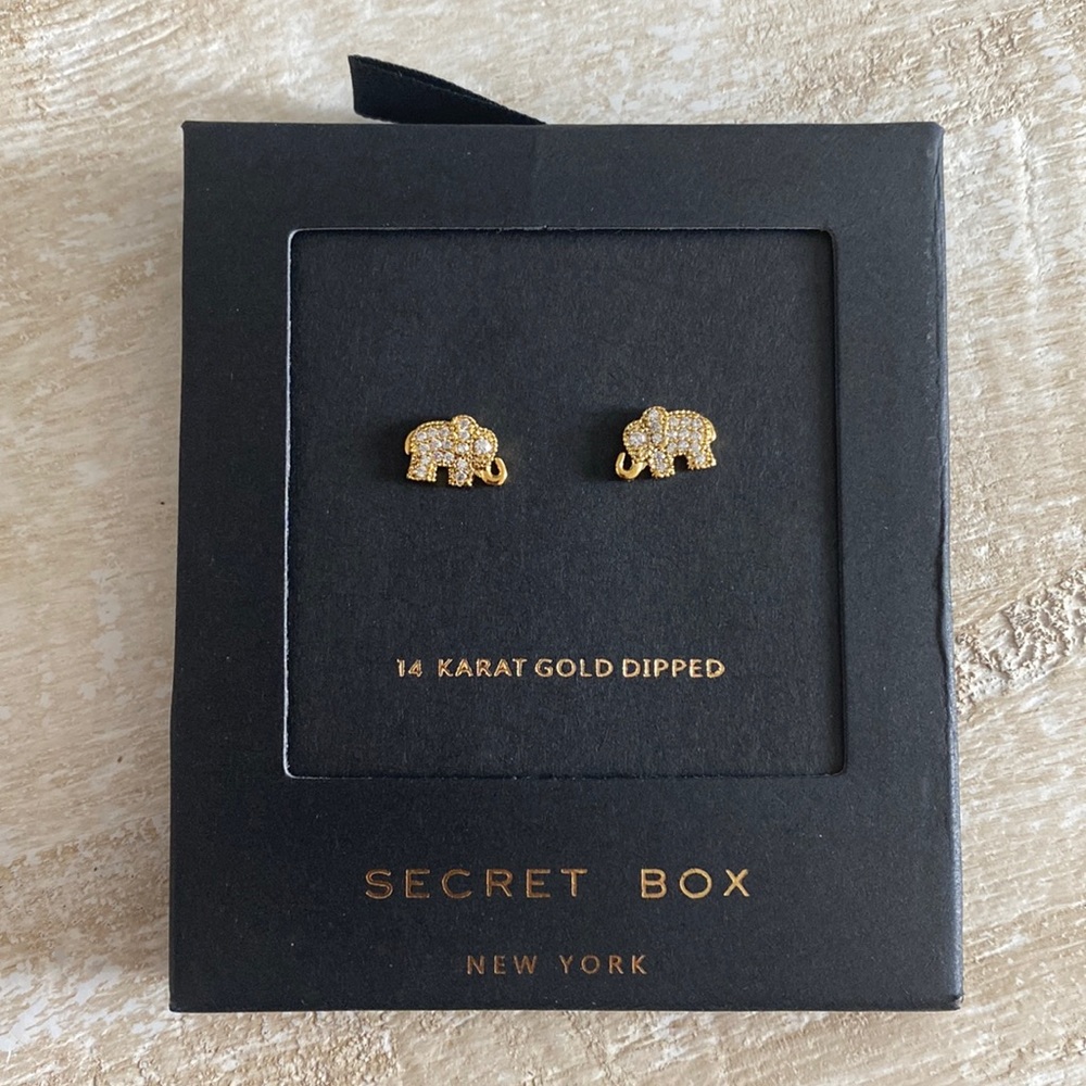 *NEW* 14 Karat Gold Dipped Elephant post/stud earrings